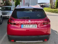 Usado Peugeot 2008 Allure 120 CV (88 kW) 2016 Rojo SUV
