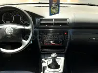 Usado VW Passat Edition 100 CV (73 kW) 2005 Gris / plata Berlina