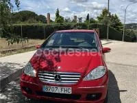 Usado Mercedes A180 Elegance 109 CV (80 kW) 2006 Rojo Monovolumen