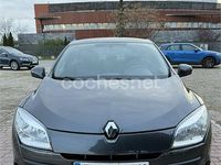 Usado Renault Mégane Authentique 100 CV (73 kW) 2011 Gris / plata Berlina