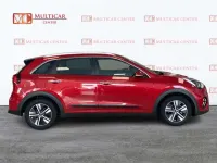 Begagnad Kia Niro 141 HK (103 kW) 2019 Röd SUV