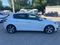 Usado Peugeot 308 Allure 120 CV (88 kW) 2017 Blanco Berlina