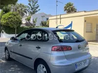 Usado Seat Ibiza 75 CV (55 kW) 2003 Gris / plata Utilitario
