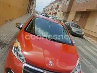 Usado Peugeot 208 Style 82 CV (60 kW) 2017 Naranja Utilitario