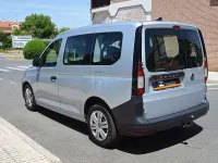 Usado VW Caddy 102 CV (75 kW) 2022 Gris / plata Monovolumen