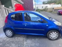 Usado Peugeot 107 54 CV (39 kW) 2006 Azul Utilitario