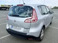 Usado Renault Scenic E-Tech Dynamique 110 CV (80 kW) 2010 Gris / plata Monovolumen