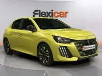 Usado Peugeot 208 Allure 101 CV (74 kW) 2025 Amarillo Utilitario