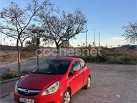 Usado Opel Corsa Essentia 75 CV (55 kW) 2008 Rojo Utilitario