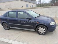 Usado Opel Astra 100 CV (73 kW) 1998 Azul Berlina