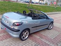 Usado Peugeot 206 110 CV (80 kW) 2001 Azul Descapotable
