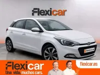 Usado Hyundai i20 84 CV (61 kW) 2015 Blanco Berlina