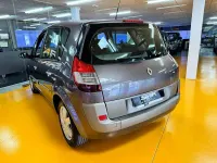 Usado Renault Scénic Dynamique 105 CV (77 kW) 2006 Gris / plata Monovolumen