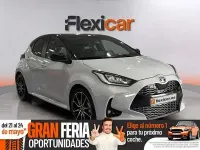 Usado Toyota Yaris Hybrid Plus 116 CV (85 kW) 2022 Blanco