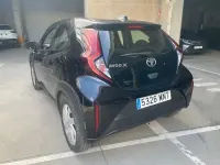 Usado Toyota Aygo X Play 72 CV (52 kW) 2024 Negro SUV
