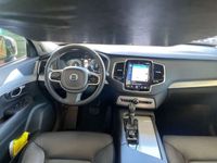 usado Volvo XC90 D5 Momentum 7pl. AWD 235 Aut.