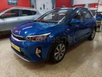 Usado Kia Stonic 100 HP (73 kW) 2023 Azul SUV