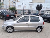 Usado VW Polo Trendline 100 CV (73 kW) 2001 Gris / plata Berlina