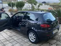 Usado Alfa Romeo 147 Distinctive 105 CV (77 kW) 2003 Negro Utilitario