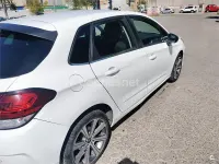 Usado Citroën C4 Feel 99 CV (72 kW) 2015 Blanco Berlina