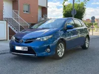 Usado Toyota Auris Active 132 CV (97 kW) 2015 Azul Berlina