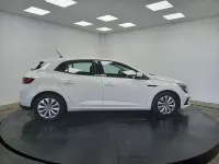 Usado Renault Mégane Life 116 CV (85 kW) 2021 Blanco Utilitario