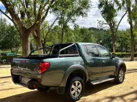 Usado Mitsubishi L200 Intense+ 136 CV (100 kW) 2006 Gris / plata Pickup/Camioneta