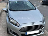 Usado Ford Fiesta Trend 82 CV (60 kW) 2014 Gris / plata Berlina