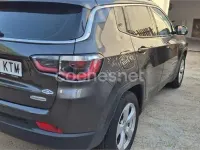 Usado Jeep Compass Longitude 120 CV (88 kW) 2019 Gris / plata SUV
