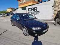Usado Renault Laguna 100 CV (73 kW) 1998 Azul Berlina