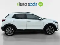 Usado Kia Stonic 101 CV (74 kW) 2023 Blanco SUV