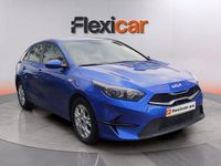 Używany Kia Ceed 101 KM (74 kW) 2022 Niebieski Hatchback