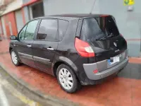 Usado Renault Scénic II 111 CV (81 kW) 2008 Negro Monovolumen