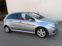 Usado Mercedes B180 109 CV (80 kW) 2008 Gris / plata Monovolumen