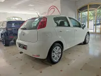Usado Fiat Punto Pop 69 CV (50 kW) 2016 Blanco Utilitario