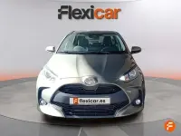 Käytetty Toyota Yaris Hybrid Active 116 HP (85 kW) 2024 Harmaa