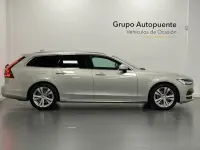 Begagnad Volvo V90 Momentum 197 HK (144 kW) 2021 Beige Kombi