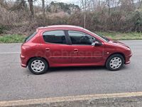 Usado Peugeot 206 90 CV (66 kW) 2005 Granate Berlina