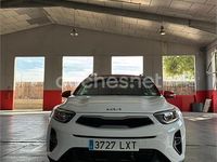 Usado Kia Stonic 100 CV (73 kW) 2022 Blanco SUV
