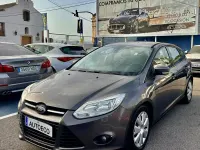 Usado Ford Focus Trend 115 CV (84 kW) 2011 Marrón Berlina