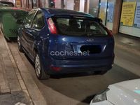 Usado Ford Focus Trend 90 CV (66 kW) 2007 Azul Berlina