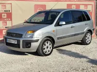 Usado Ford Fusion 68 CV (50 kW) 2007 Gris / plata Utilitario