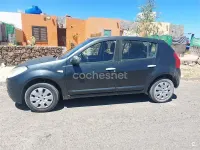 Usado Dacia Sandero Ambiance 75 CV (55 kW) 2011 Negro Berlina