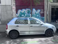 Usado Skoda Fabia Comfort 60 CV (44 kW) 2003 Azul Berlina