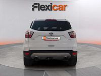 Usado Ford Kuga Trend 150 CV (110 kW) 2018 Blanco SUV