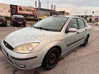 Begagnad Ford Focus Ghia 100 HK (73 kW) 2004 Grå Sedan