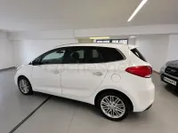 Usado Kia Carens 115 CV (84 kW) 2018 Blanco Monovolumen