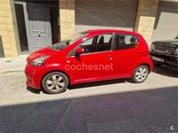 Usado Toyota Aygo City 68 CV (50 kW) 2013 Rojo Utilitario