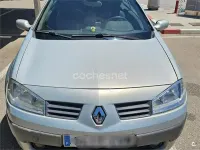 Usado Renault Mégane Cabriolet Dynamique 115 CV (84 kW) 2004 Gris / plata Descapotable