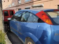Usado Ford Focus Trend 115 CV (84 kW) 2000 Azul Berlina